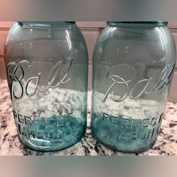 Vintage Ball Perfect Mason Jars with Lids - Picture 3 of 9